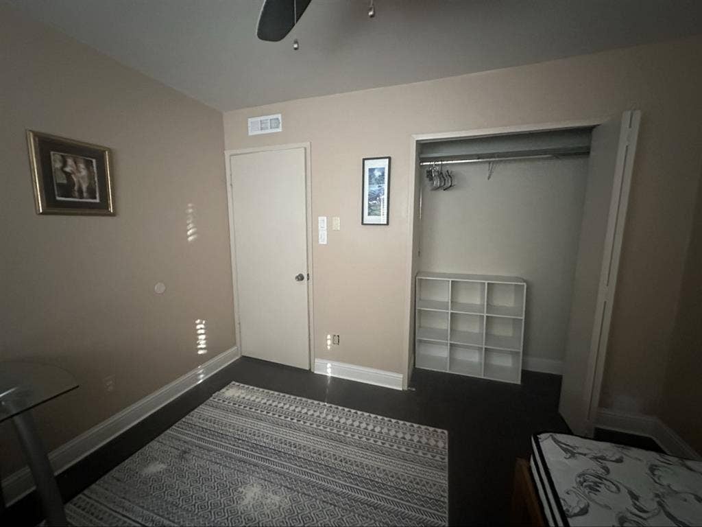 Room for rent!