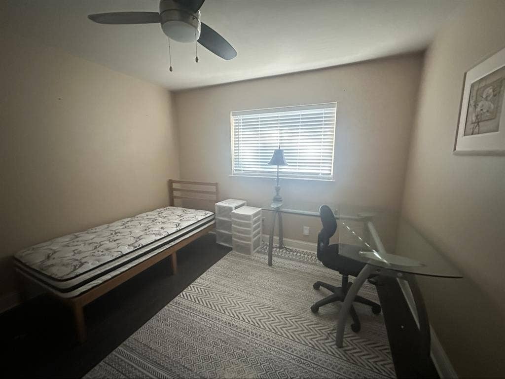 Room for rent!