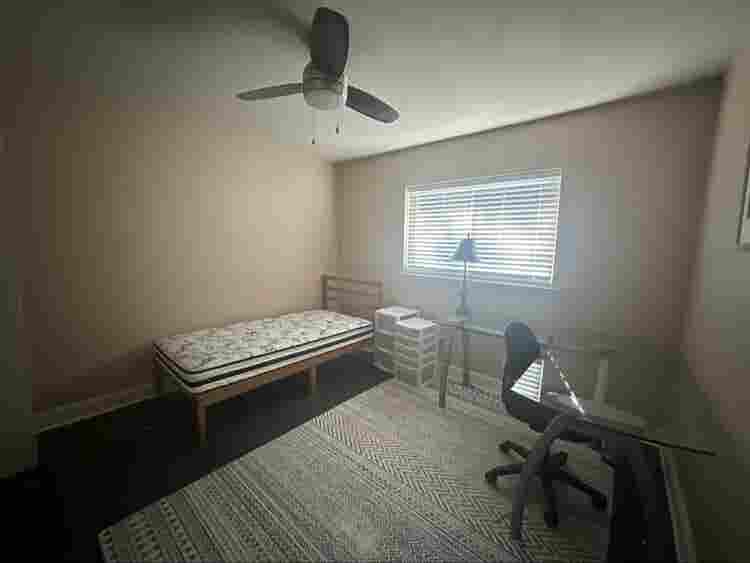 Room for rent!
