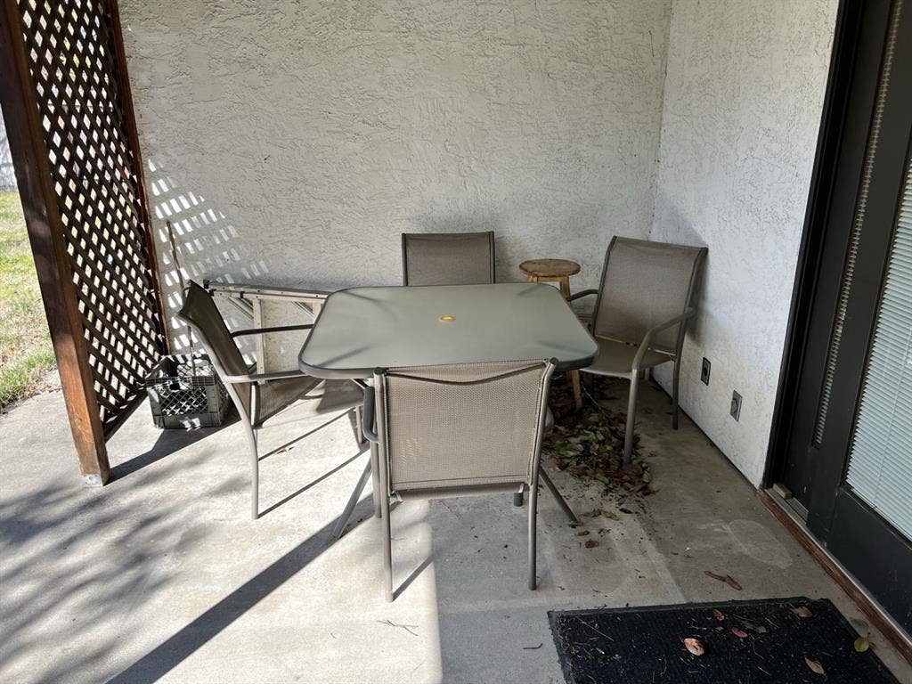 Unfurnished private room.