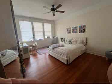 Spacious Uptown Apartmentts
