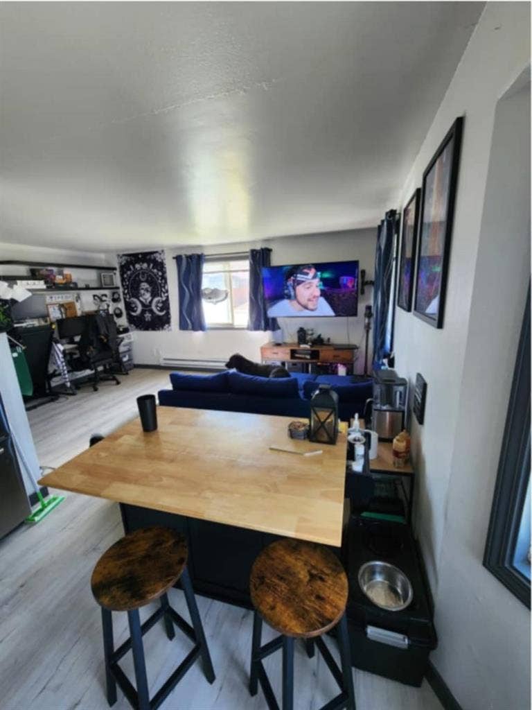 1 bedroom shared bath