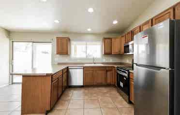 Spacious Rooms For Rent