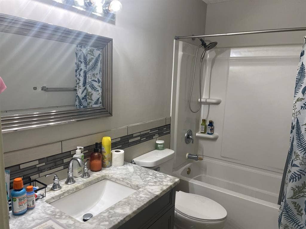 Roomie needed
~ price negotiable