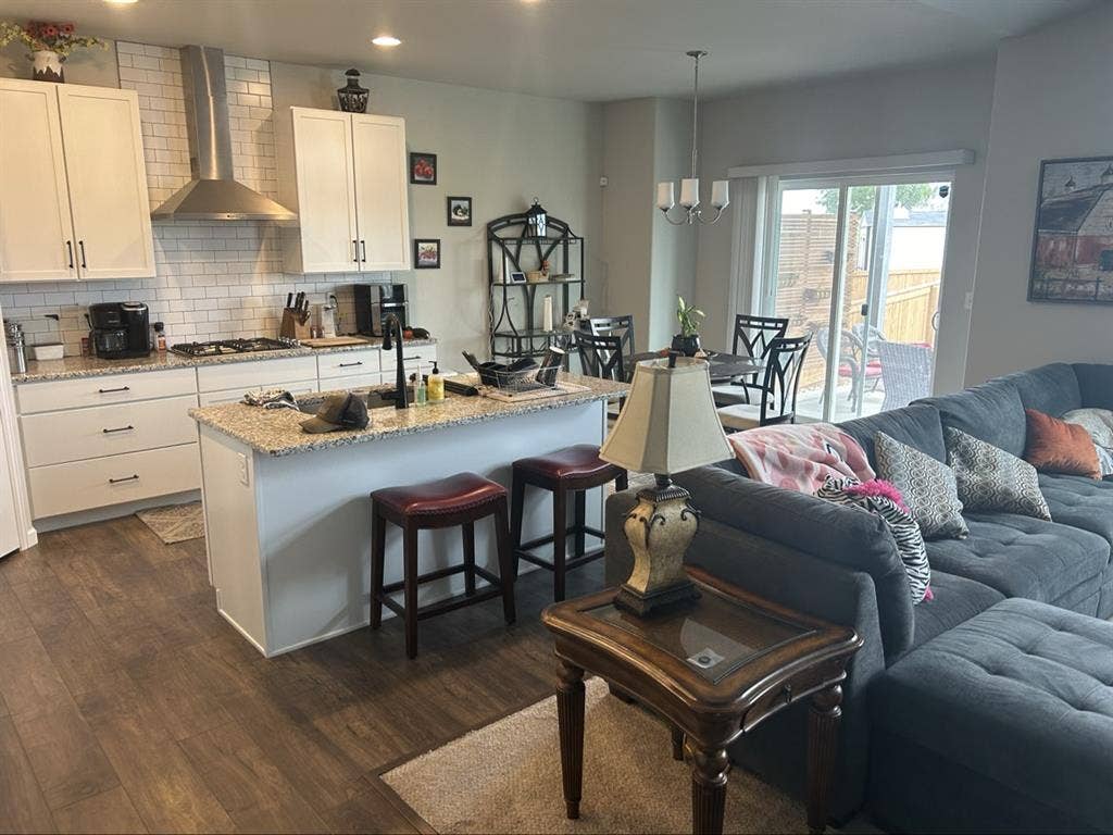 Fully Furnished house!