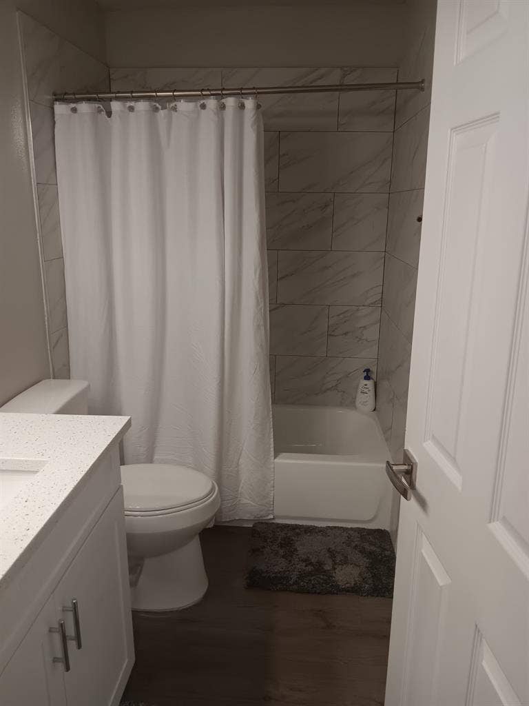 Room for rent – WOMEN only.