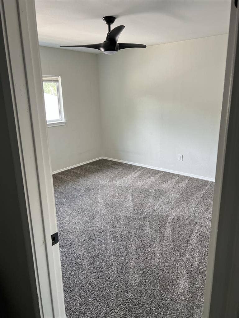 Master bed w/private bath for rent