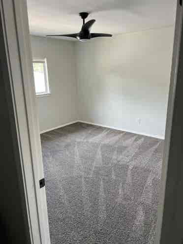 Master bed w/private bath for rent