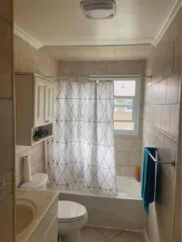 Bright Furnished Room (Female only)