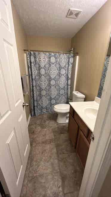 Unfurnished room for rent