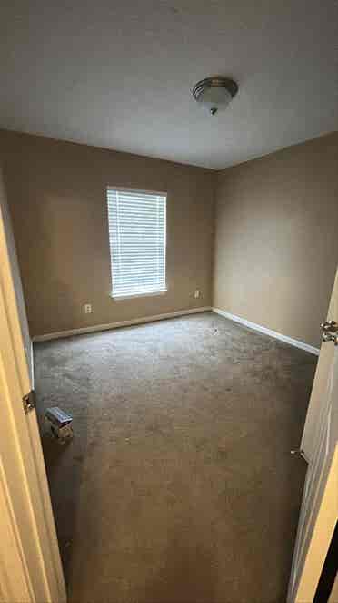 Unfurnished room for rent