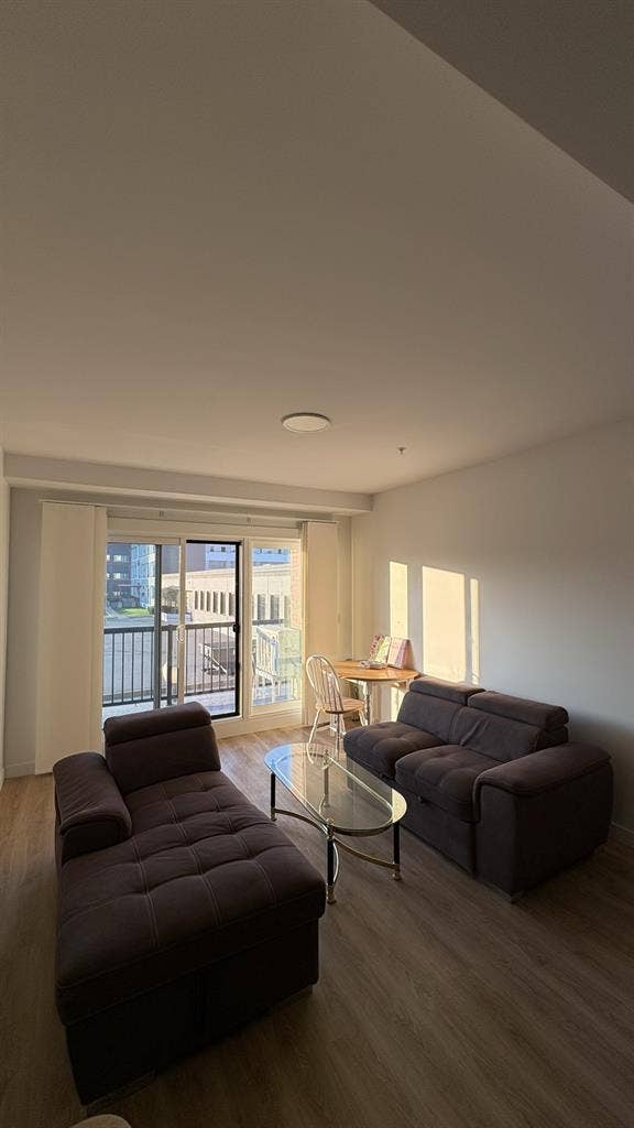 1 privet room available in 2 bed