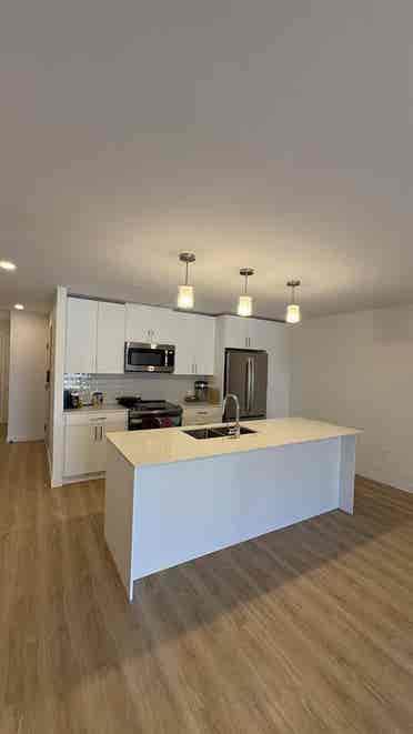 1 privet room available in 2 bed