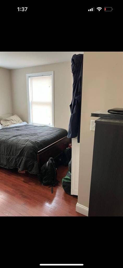 Looking for roommates