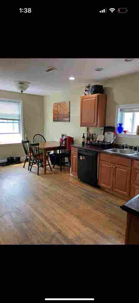 Looking for  roommates