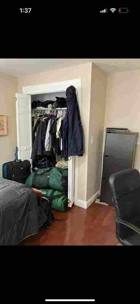 Looking for  roommates