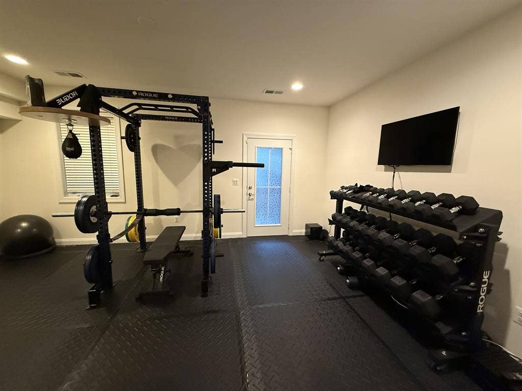 Home Gym, Billiards, Deck