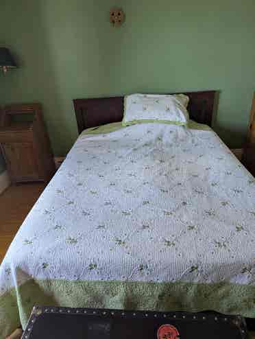Room/shared Flat/Professional woman