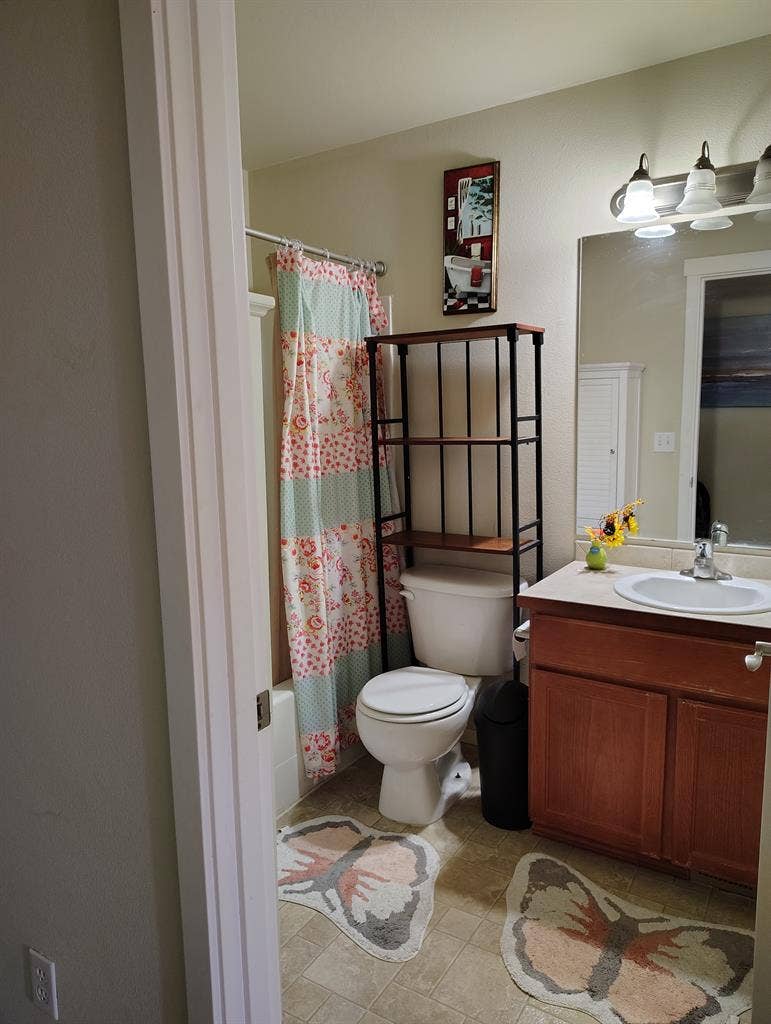 $ spare bdrm in beautiful home