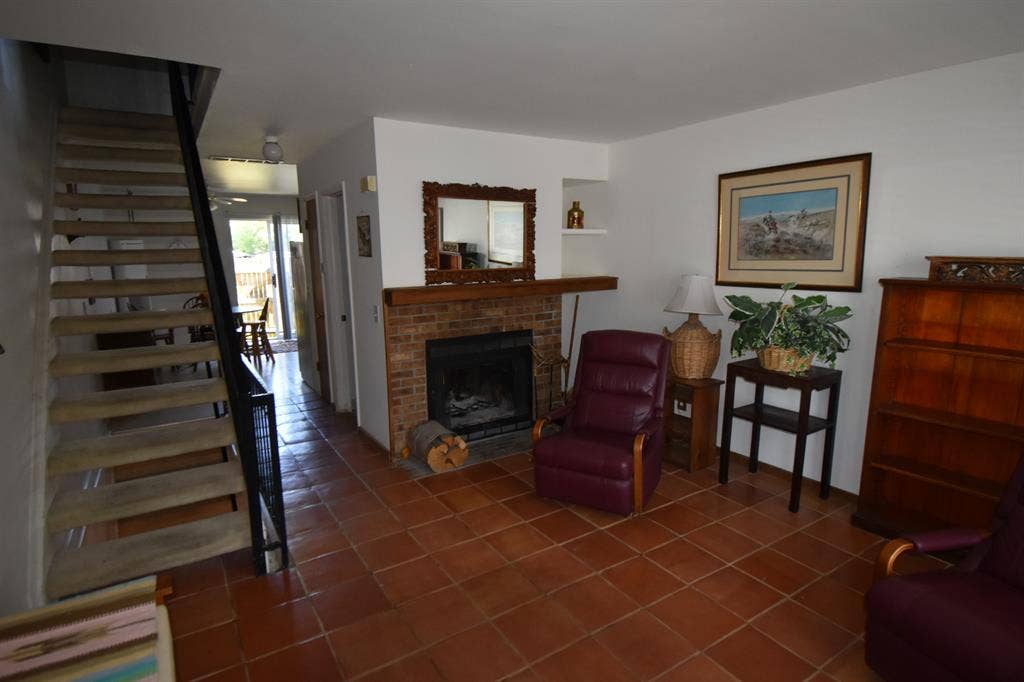 In search for a roommate/ tenant