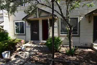 In search for a roommate/ tenant