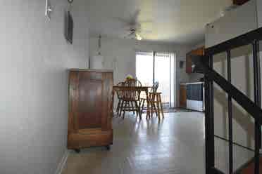 In search for a roommate/ tenant