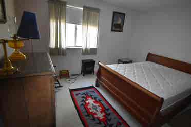 In search for a roommate/ tenant