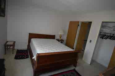 In search for a roommate/ tenant