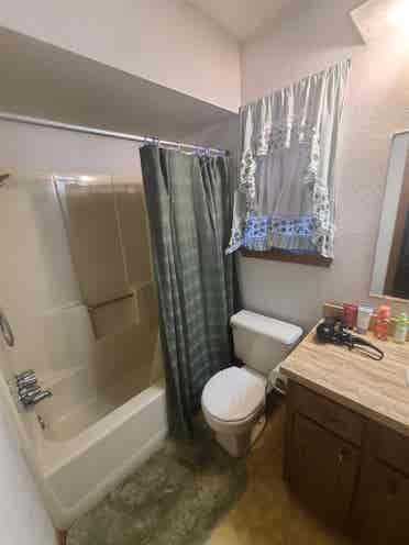 Private rooms, all bills included