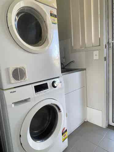 Double Bedroom In Hamlyn Terrace