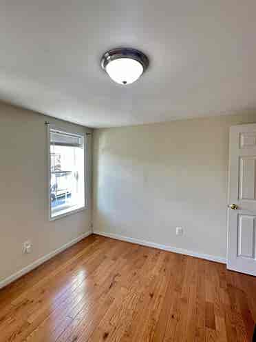 Private bedroom in Hollins market