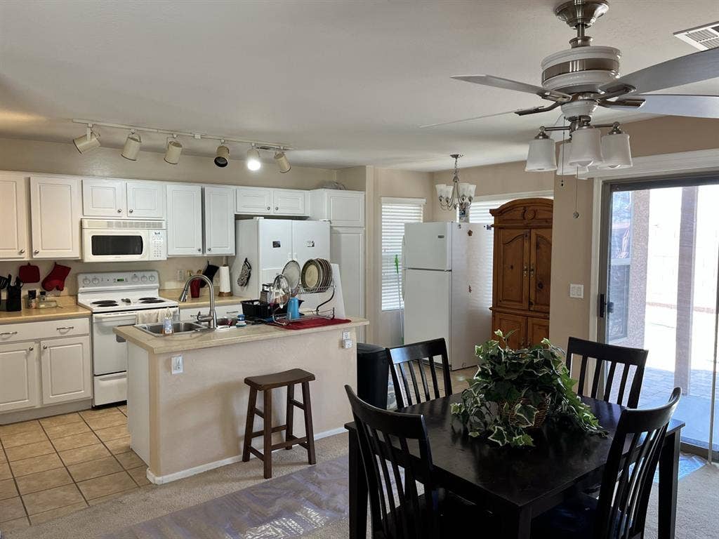Room in peaceful house - Goodyear