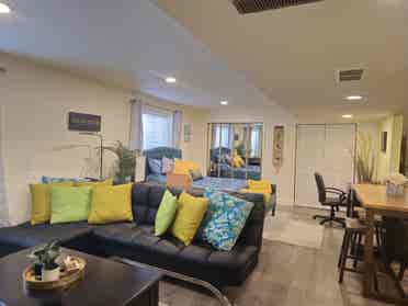 COMFORTABLE STUDIO BASEMENT