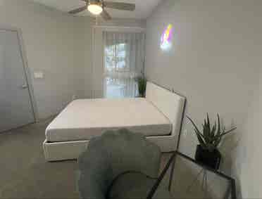Private Room, in good Building