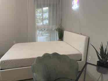 Private Room, in good Building