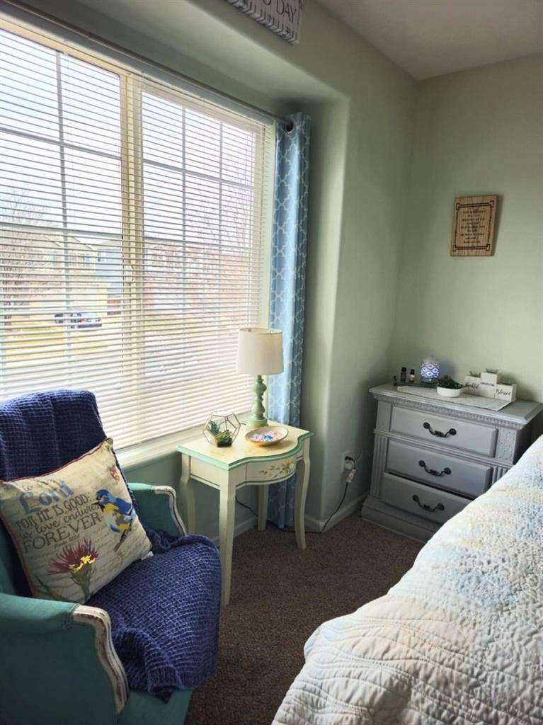 COZY,COMFY Bedroom