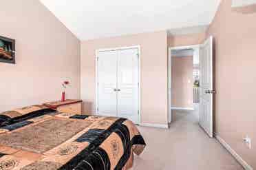 Bed Room For Rent!