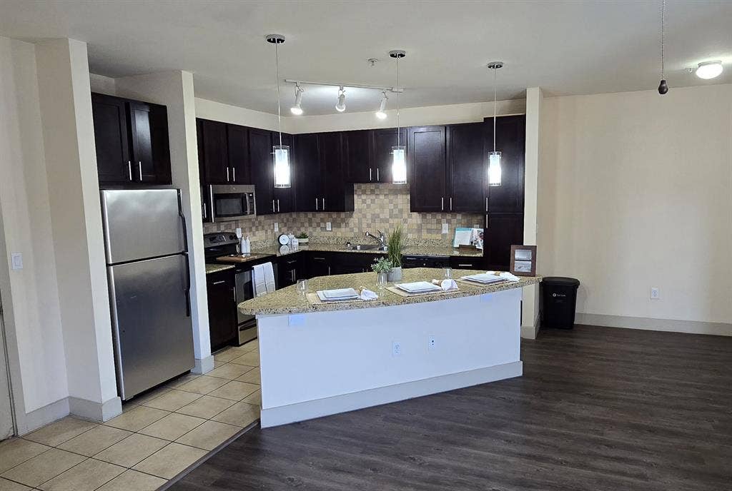 Need roommate at MAA Frisco Bridges