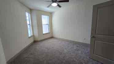 Need roommate at MAA Frisco Bridges