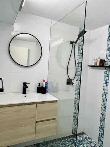 Studio in Korora (5 min to beach)
