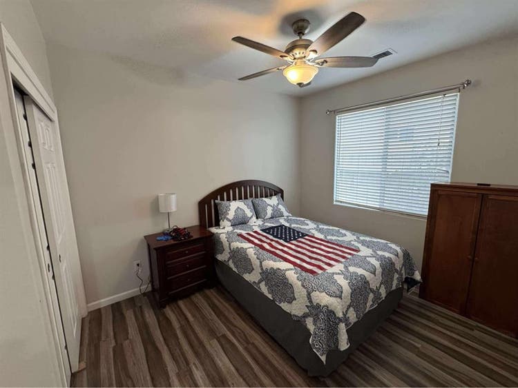 Quiet and peaceful , furnished room