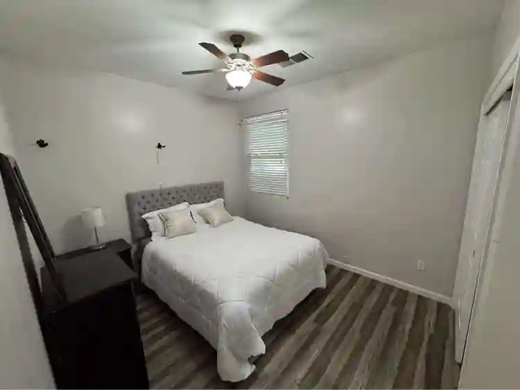 Quiet and peaceful , furnished room