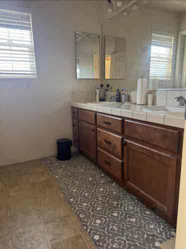 Quiet and peaceful , furnished room