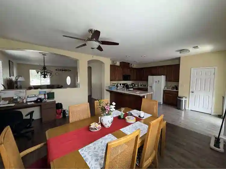 Quiet and peaceful , furnished room