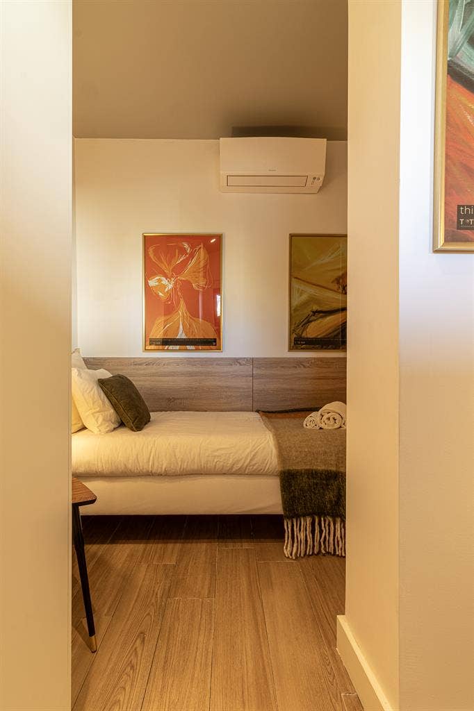 Single Room next to ISEL/Marvila