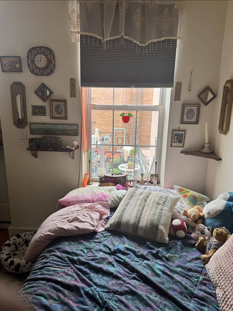 Roommates needed !