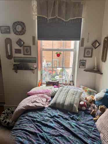 Roommates needed !