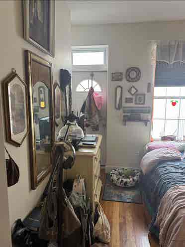 Roommates needed !