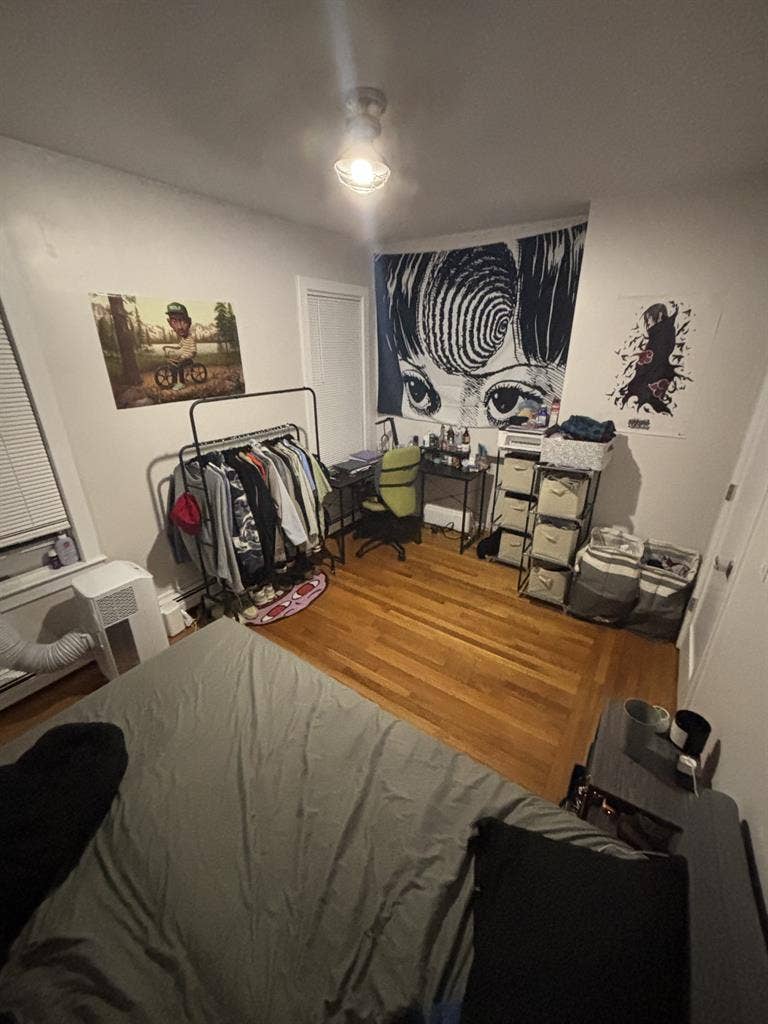 I’m looking to sublet my room.