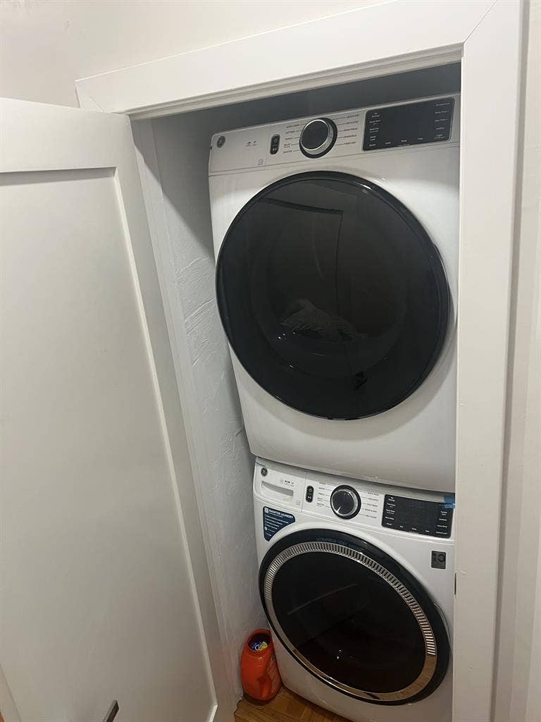 I’m looking to sublet my room.